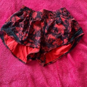 Lululemon hottie hot shorts - 2”